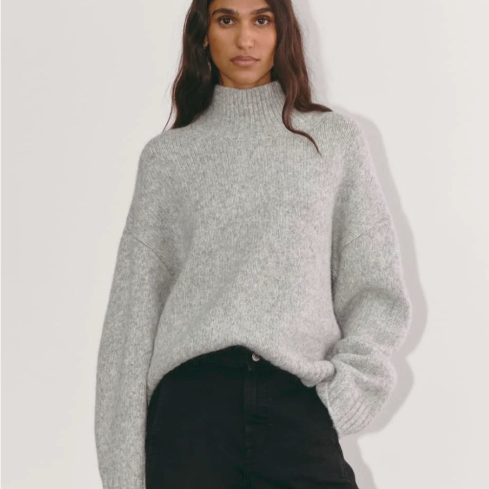 Everlane- The Cloud Oversized Turtleneck- Heather Gray- Size Large